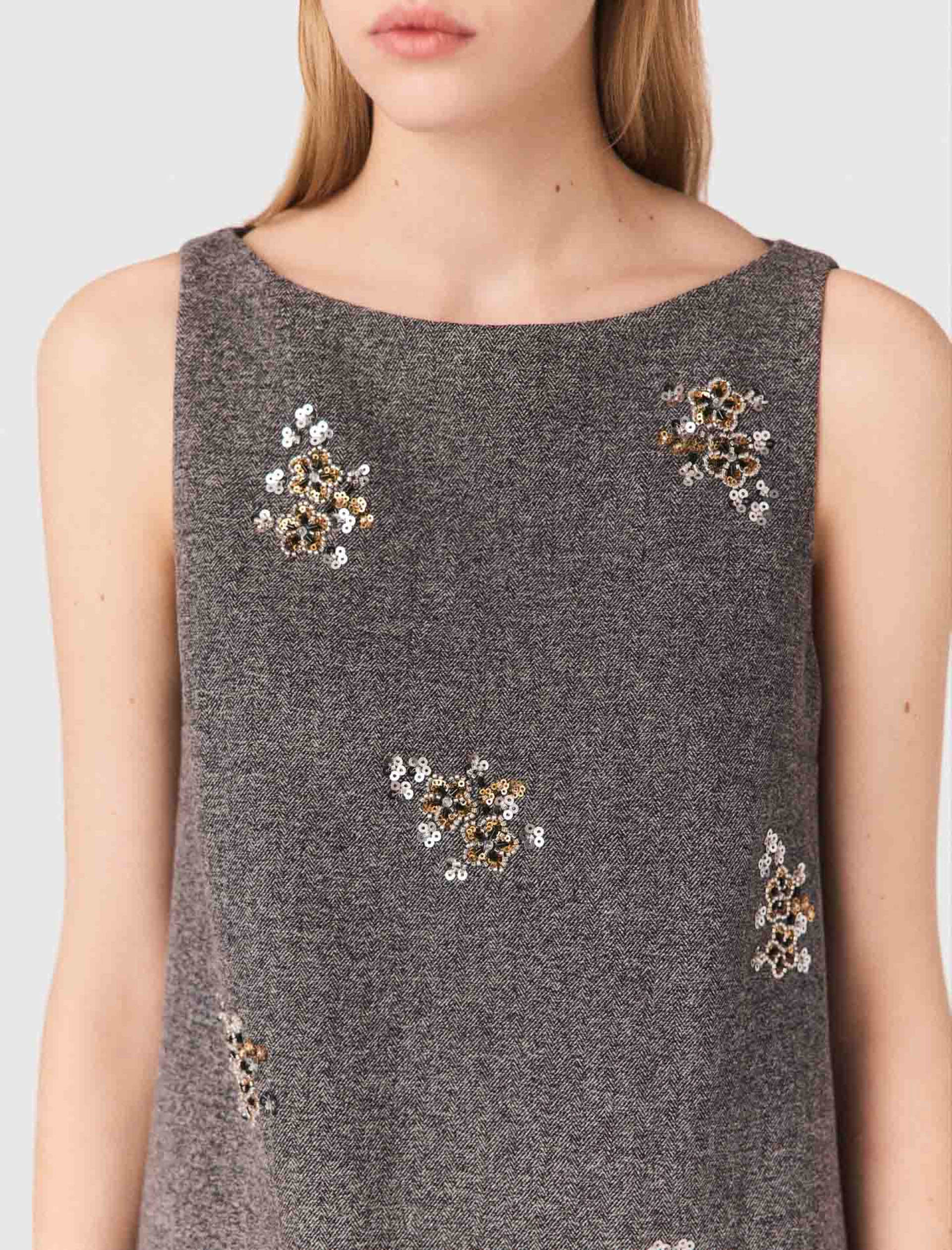 Жіноча сукня з квітковим візерунком та з'ємним коміром