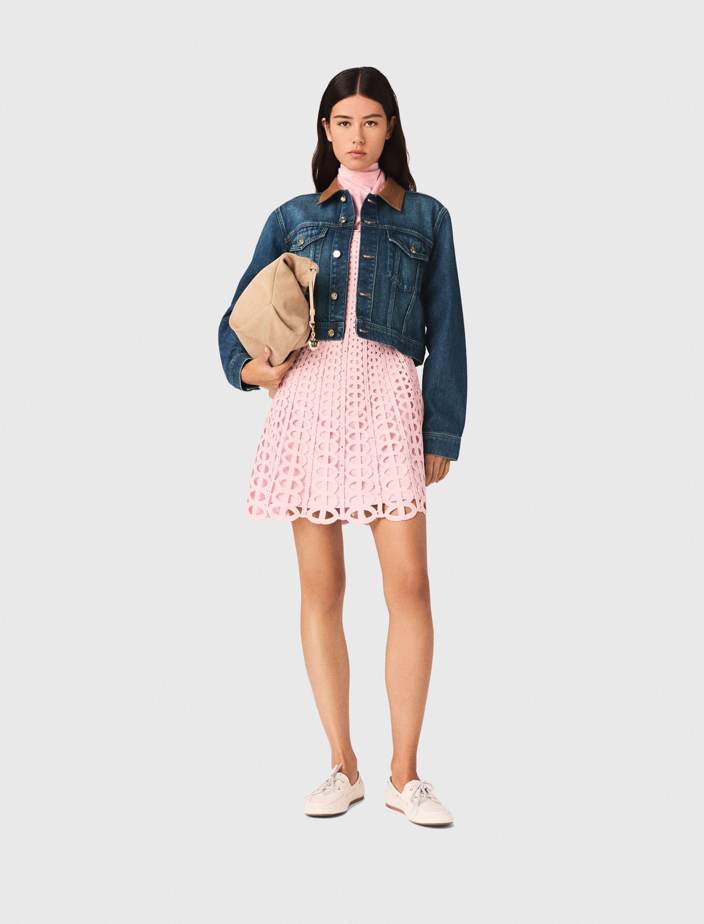 Жіноча джинсова куртка зі шкіряним коміром