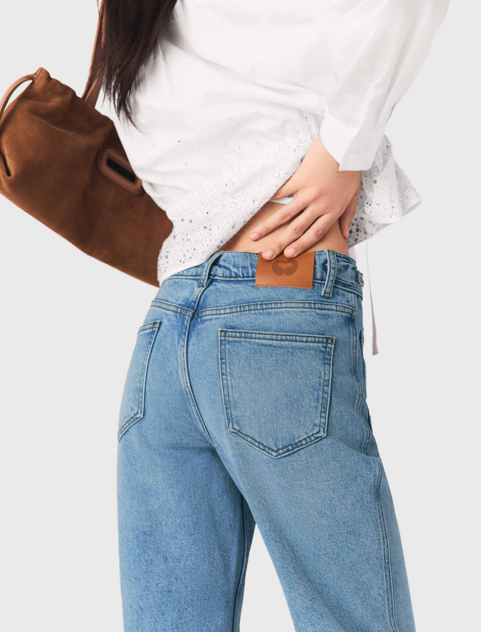 Женские прямые джинсы с цепочками