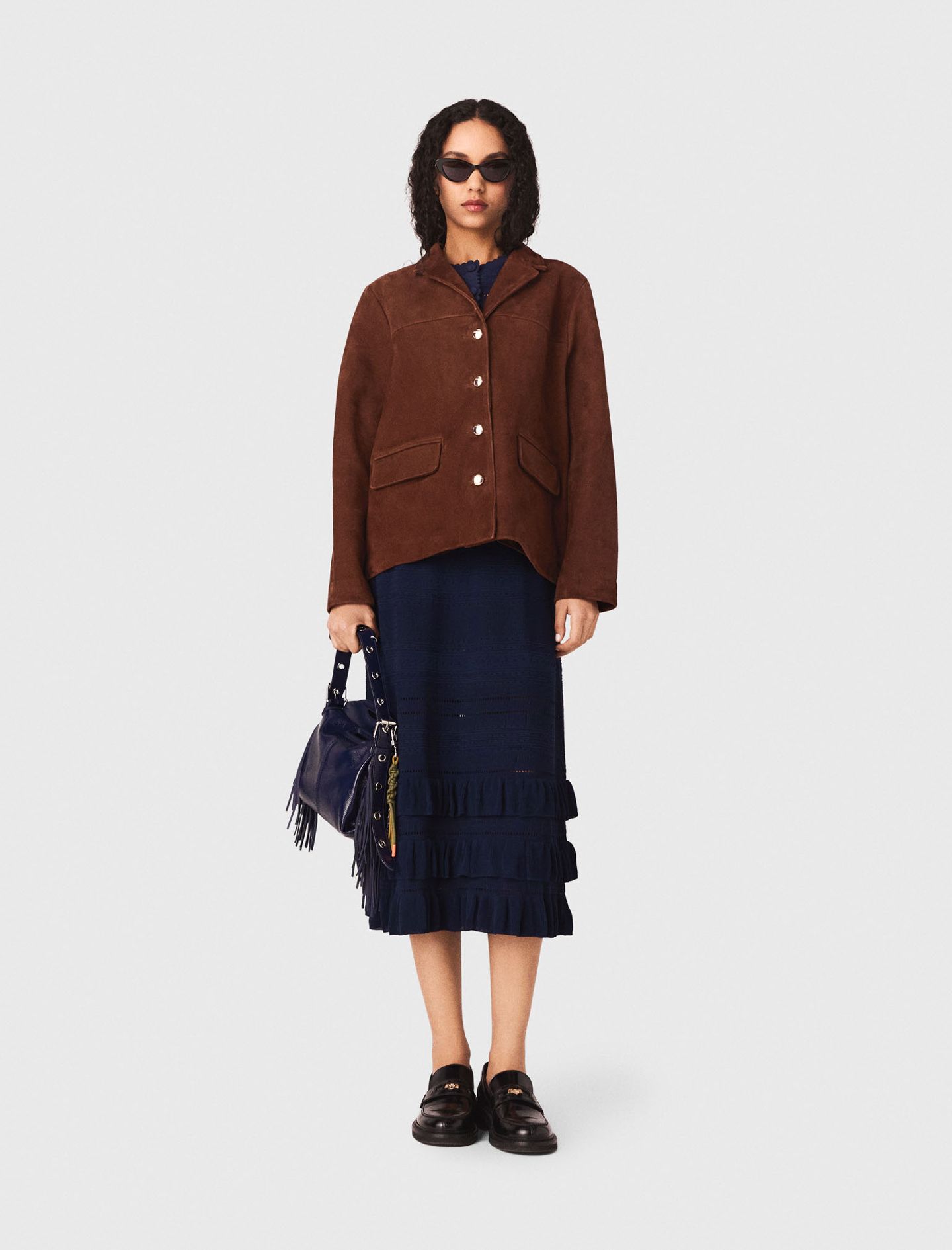 Жіноча коричнева замшева куртка