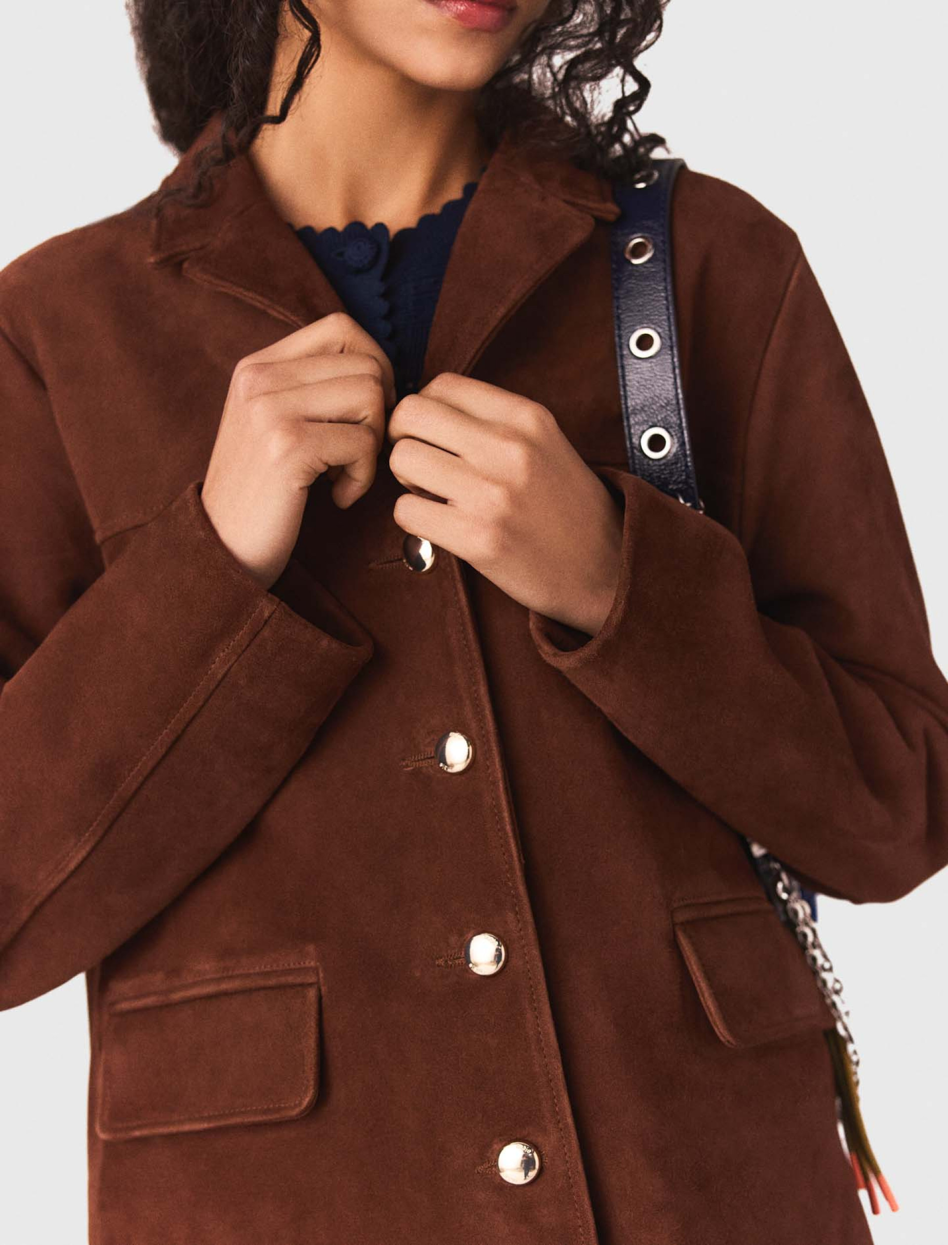 Жіноча коричнева замшева куртка Жіноча коричнева замшева куртка