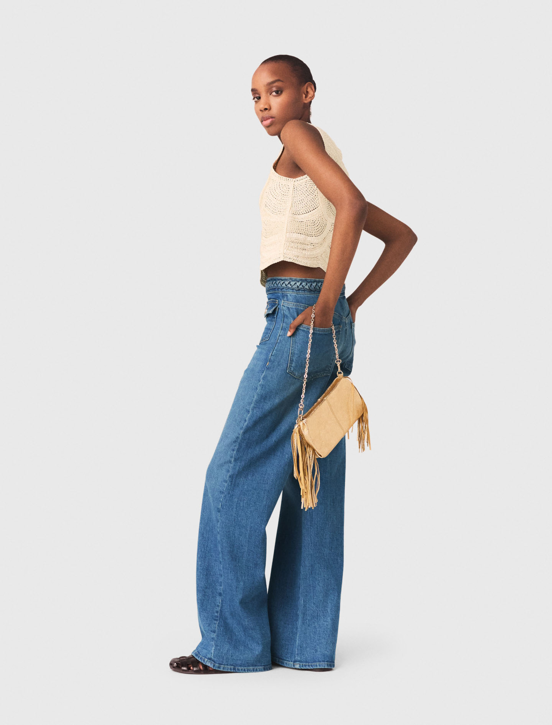 Женский бежевый вязаный топ в технике кроше Женский бежевый вязаный топ в технике кроше