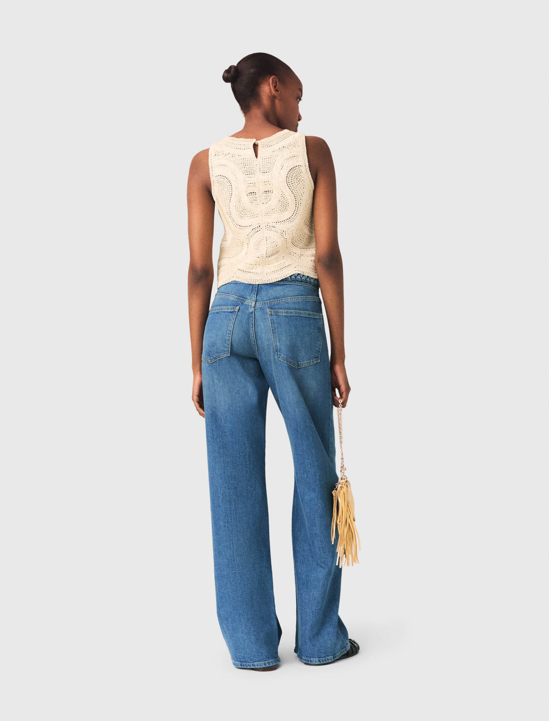 Женский бежевый вязаный топ в технике кроше Женский бежевый вязаный топ в технике кроше