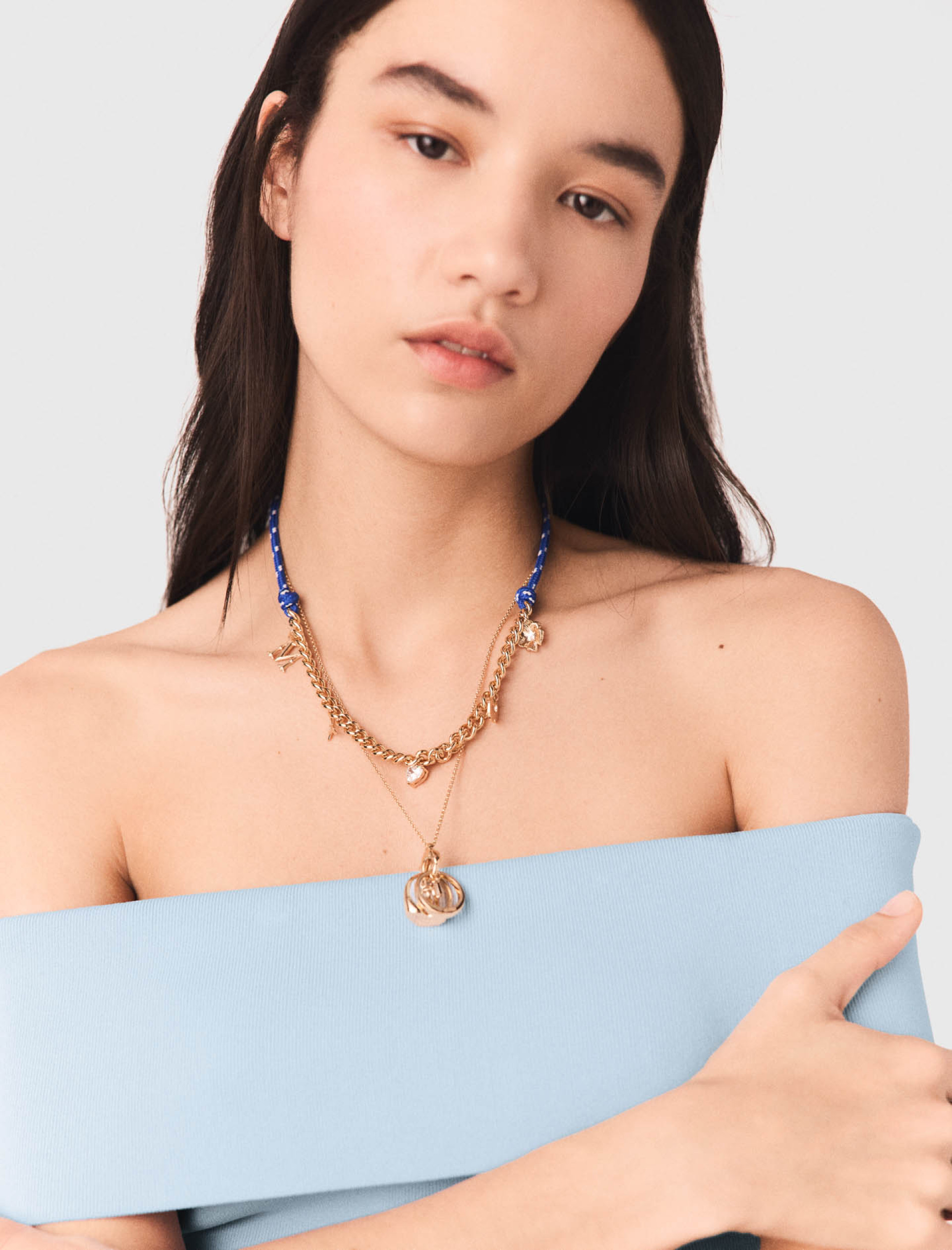 Жіночий в'язаний топ з вирізом 