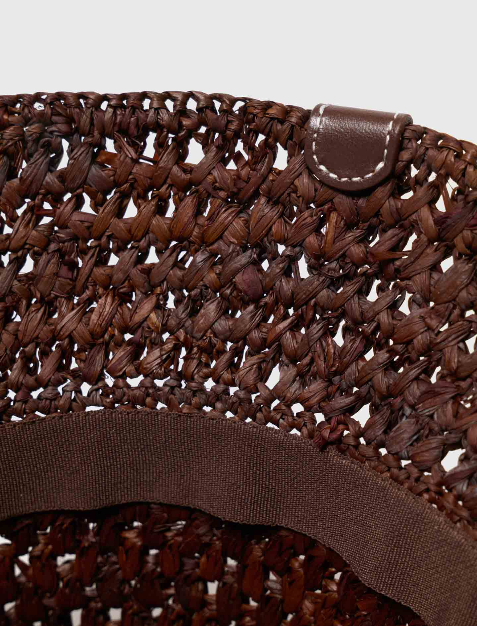 Жіноча коричнева плетена панама