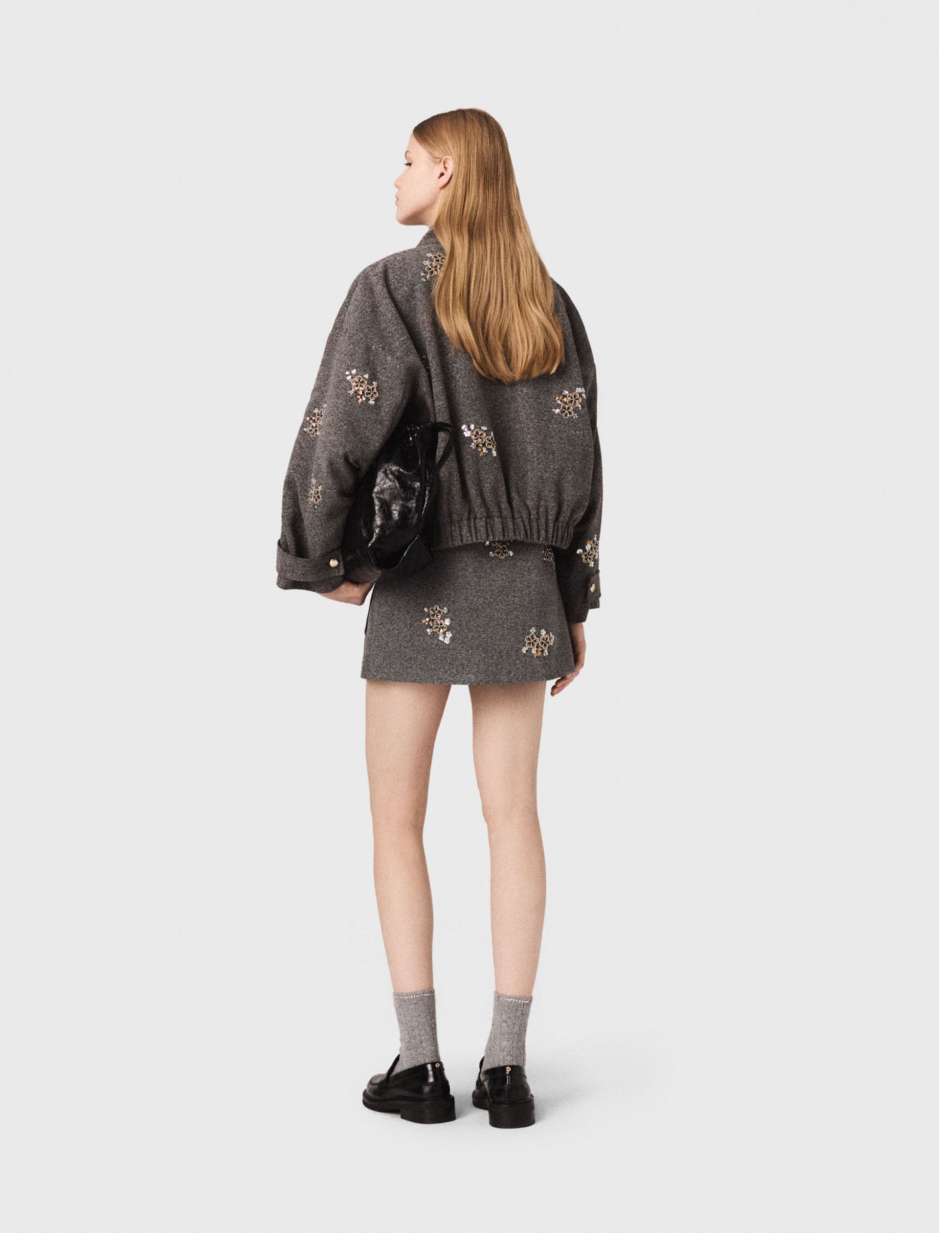 Женская серая куртка-бомбер с вышивкой