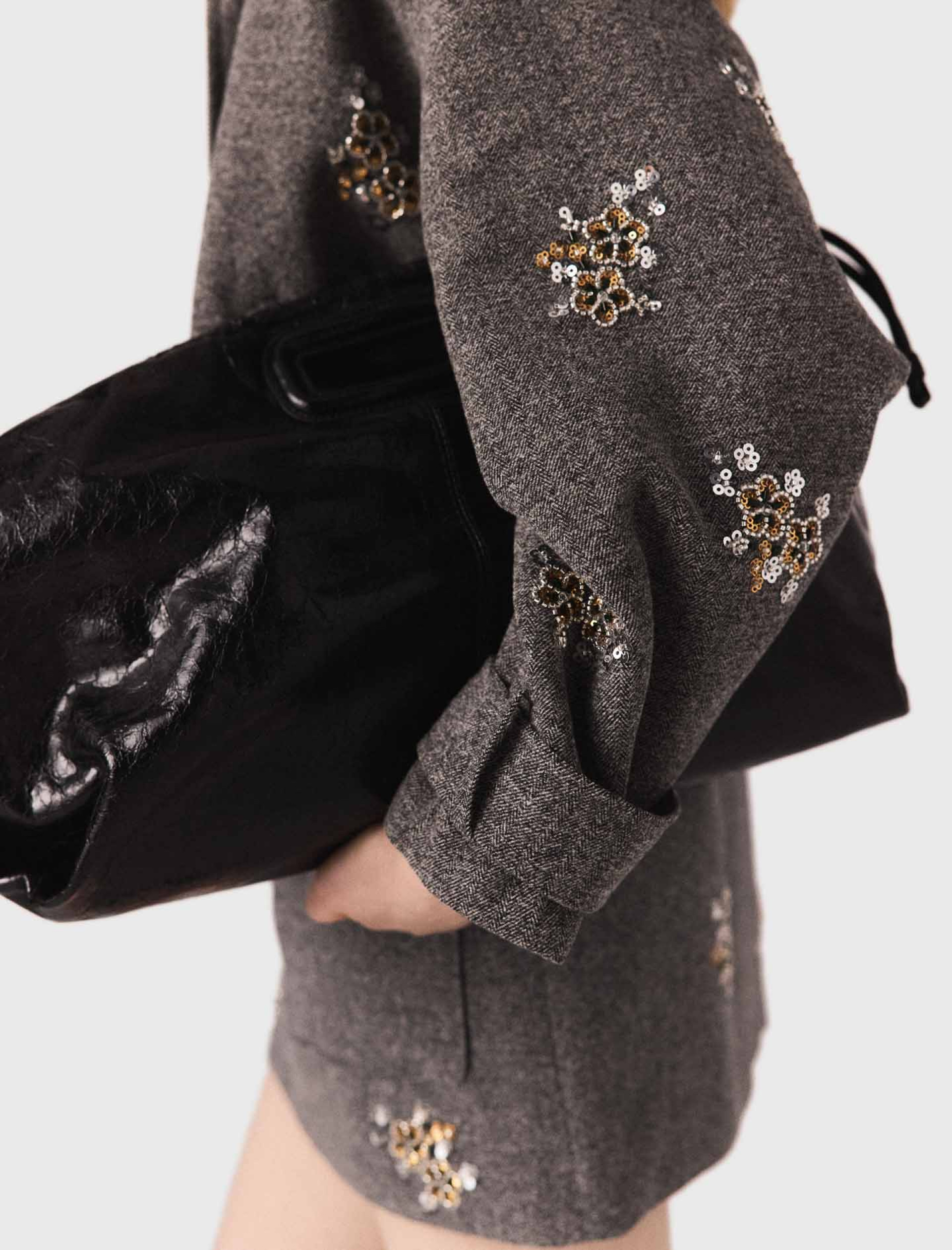 Женская серая куртка-бомбер с вышивкой