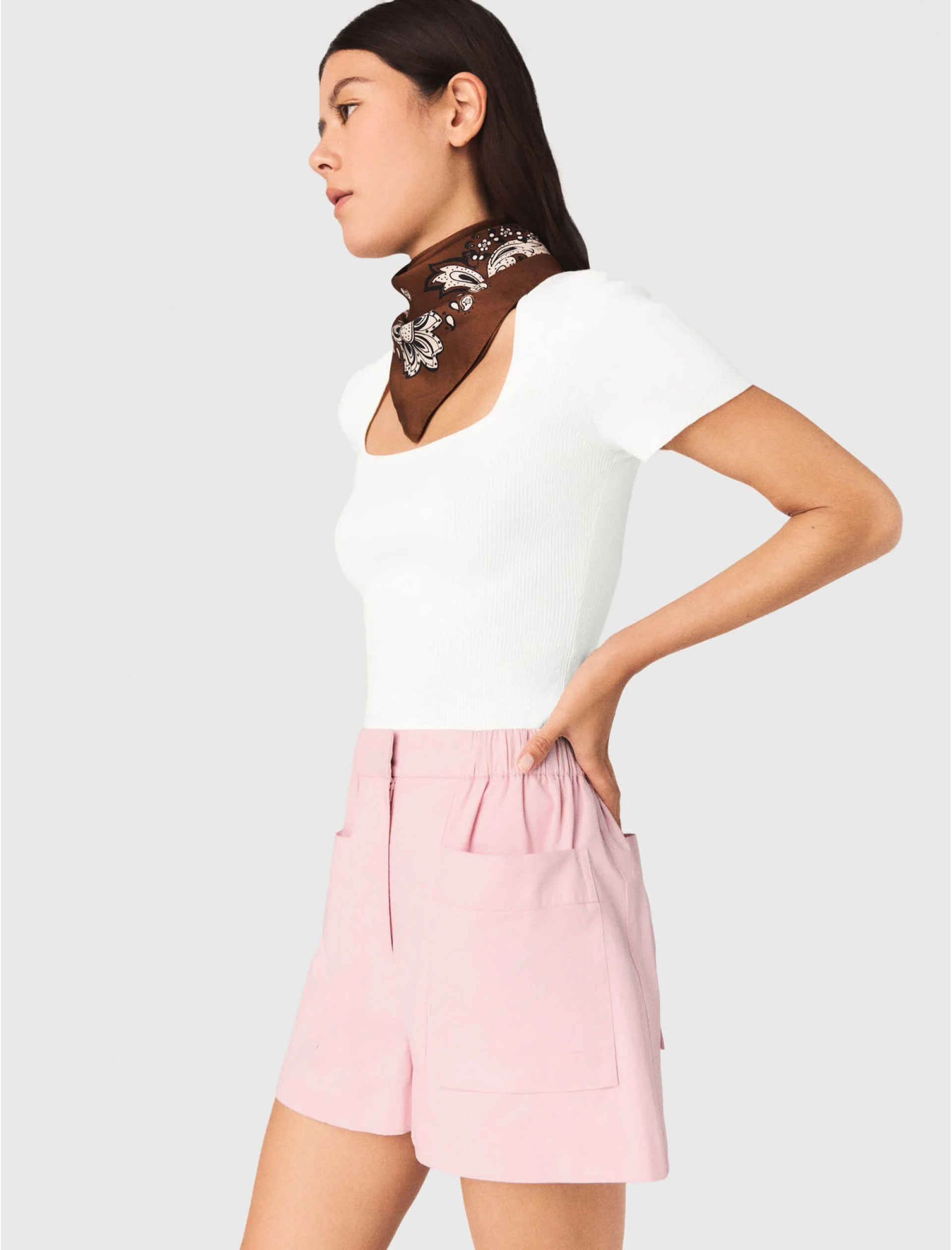 Женский белый топ с квадратным вырезом