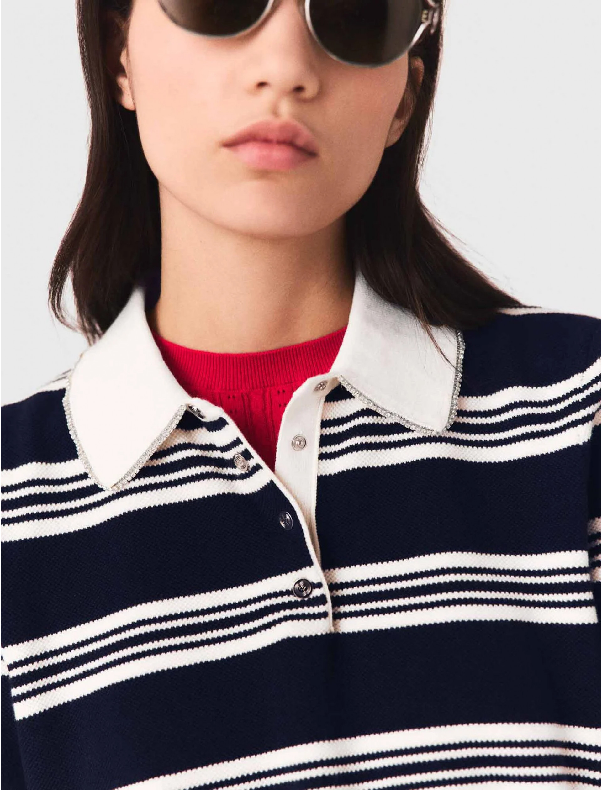 Жіноче смугасте поло зі стразами на комірі Жіноче смугасте поло зі стразами на комірі