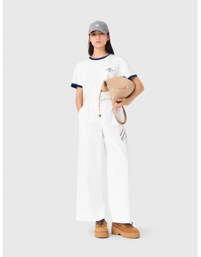 Жіноча біла футболка з контрастим оздобленням