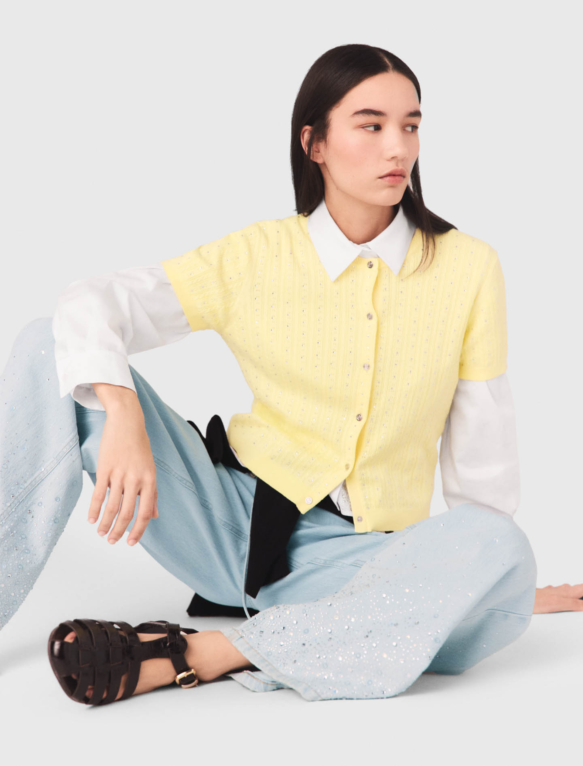 Жіночий кардиган з короткими рукавами та стразами