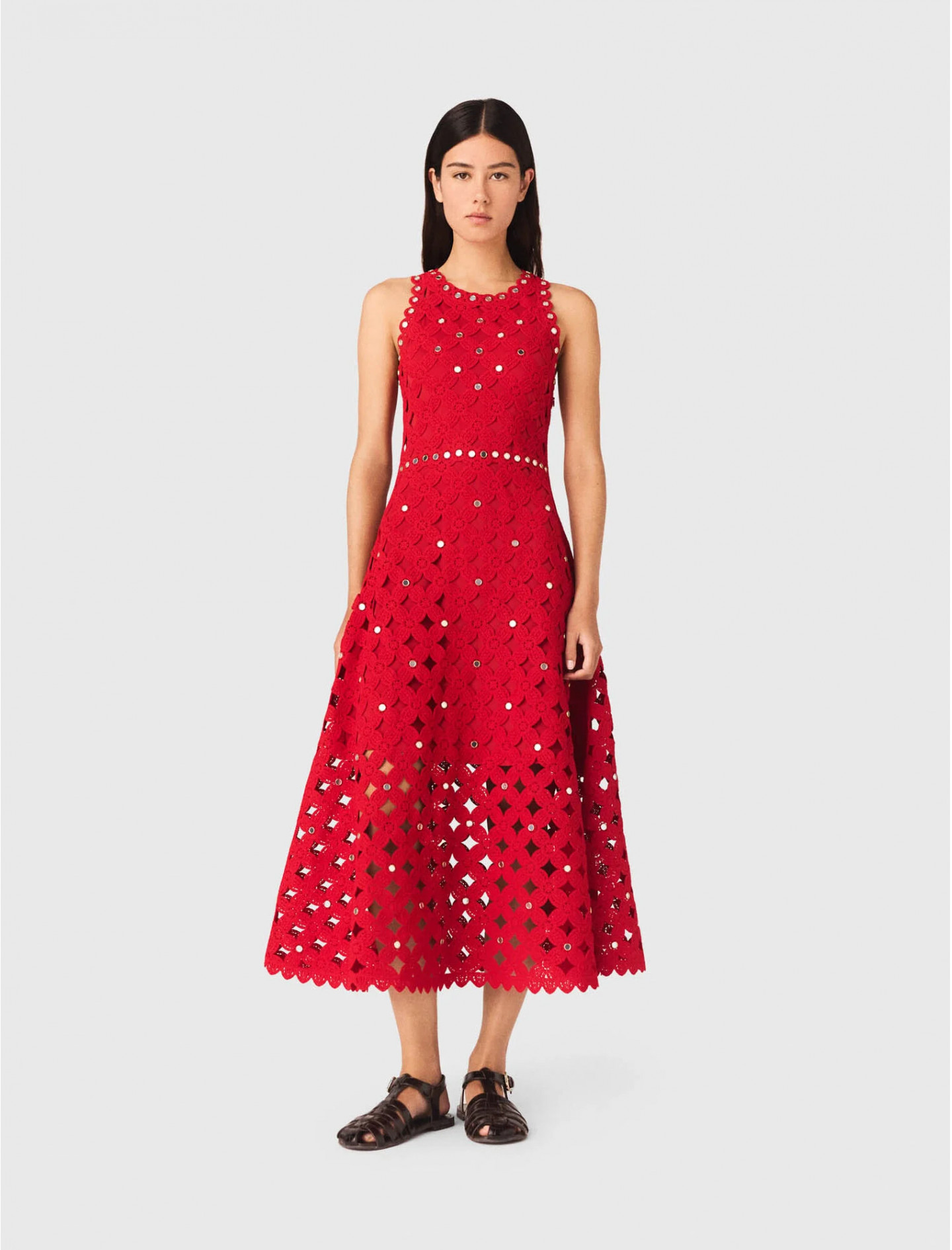 Женское красное вязаное платье с зеркальцами