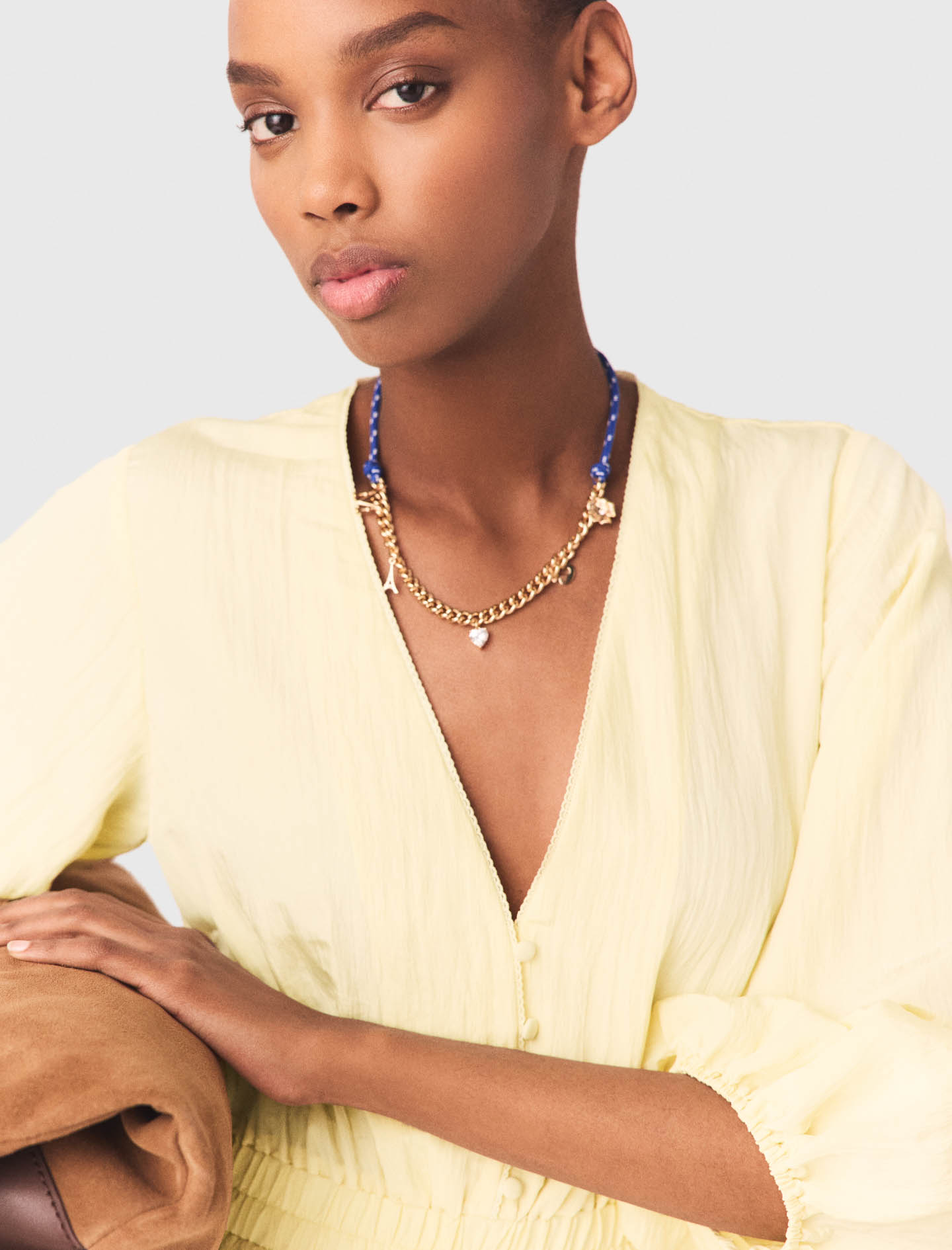 Жіноча коротка сукня з оборками