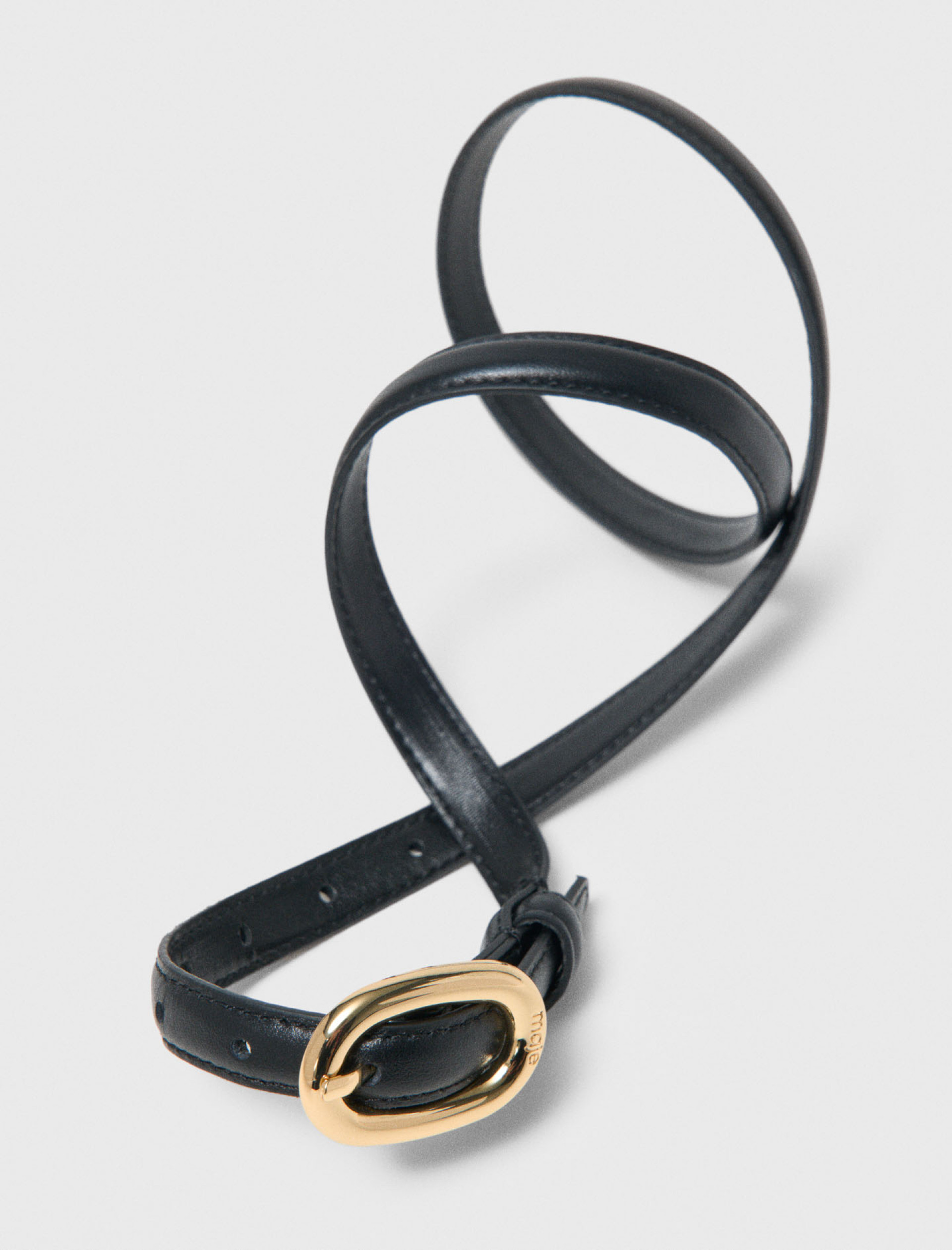 Жіночий чорний шкіряний ремінь з овальною пряжкою