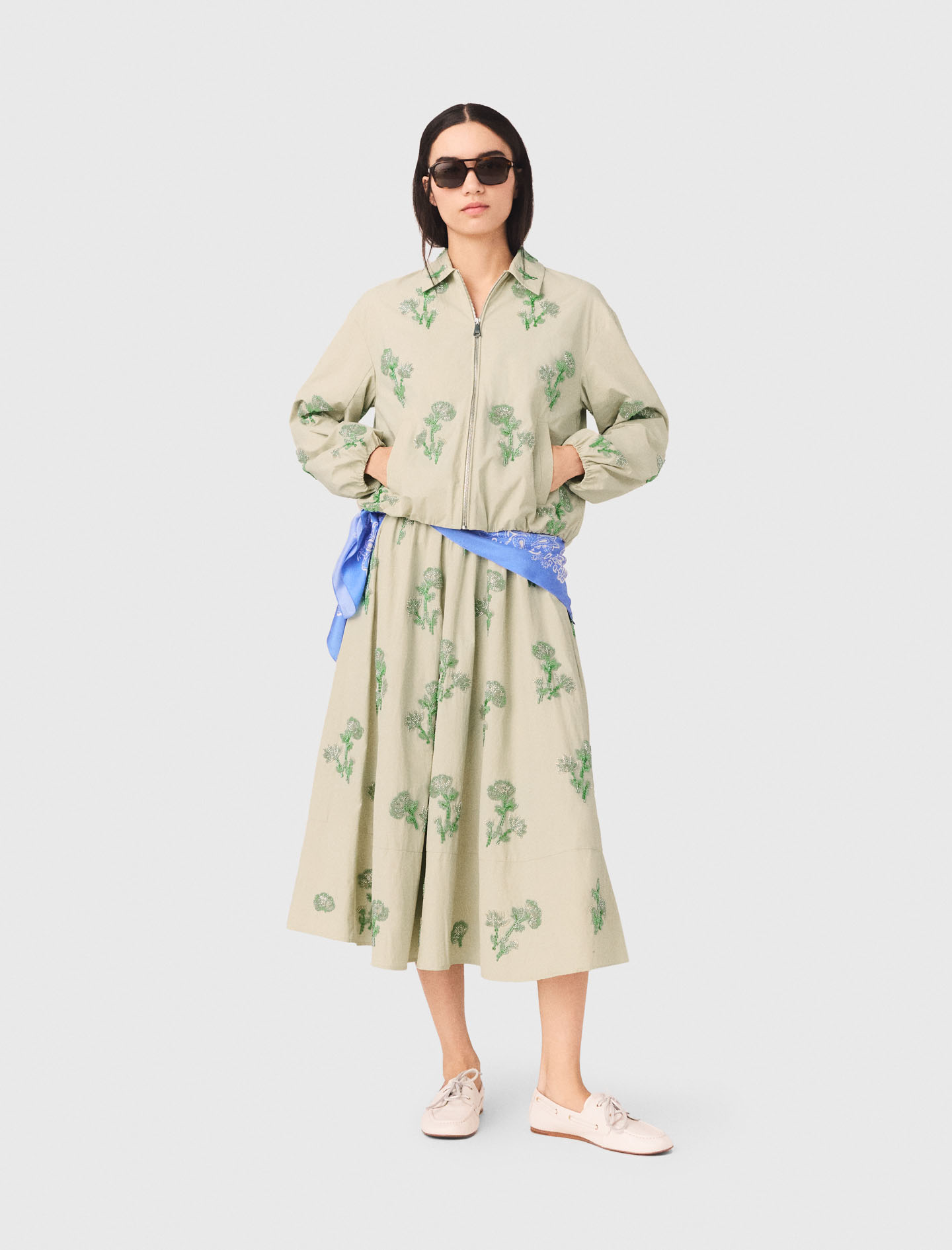 Жіночий бомбер з технічної тканини з вишивкою