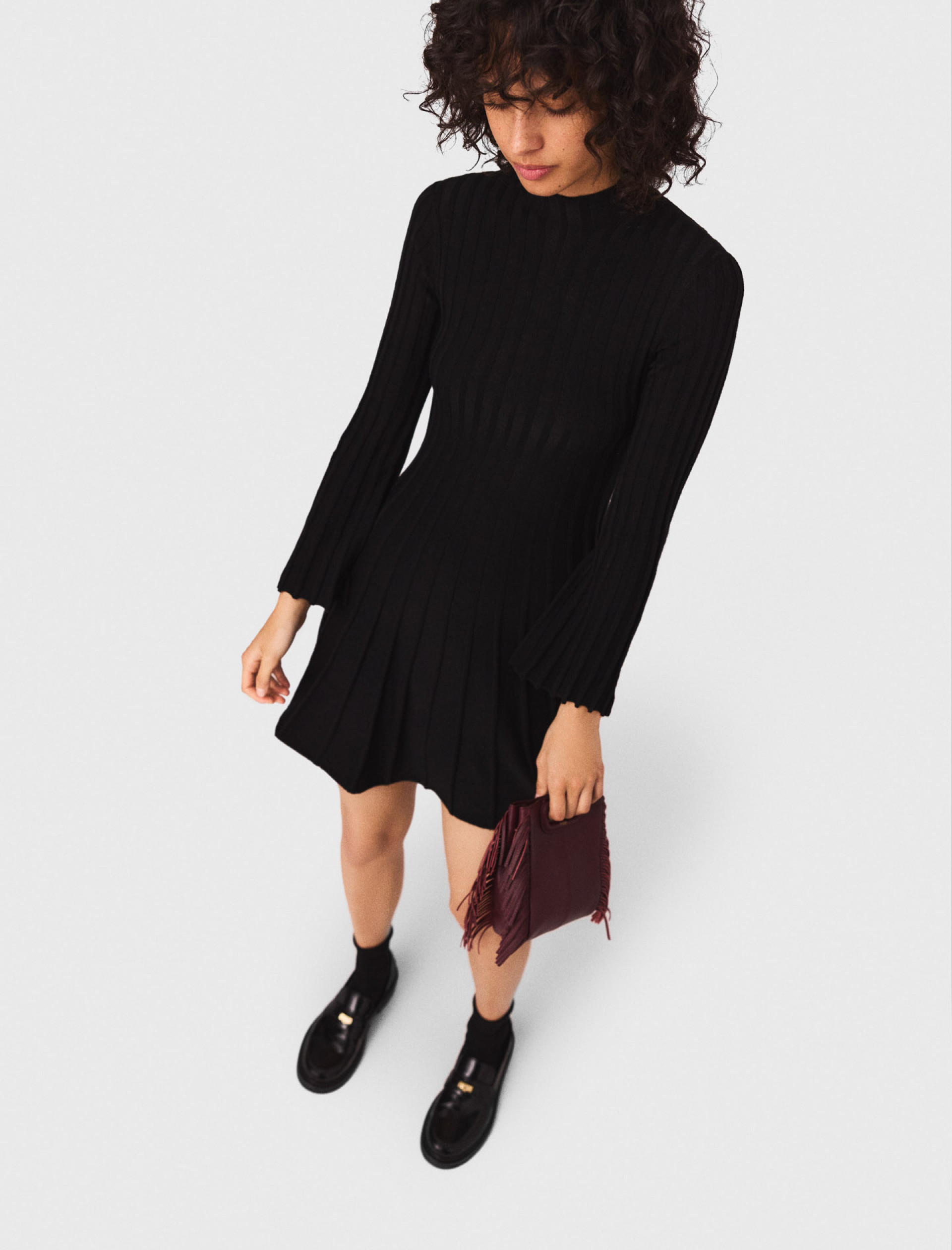 Женское черное трикотажное платье